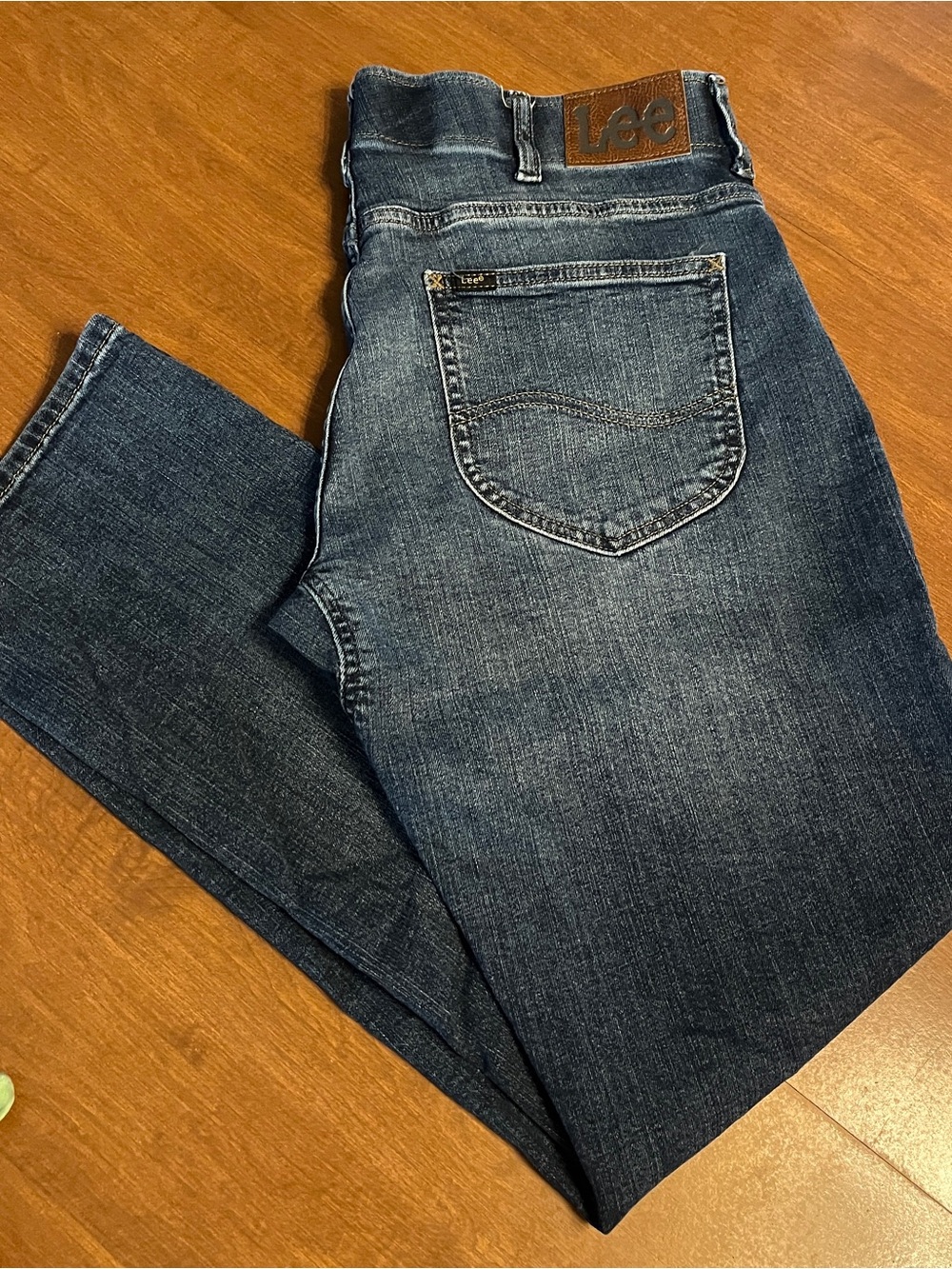 Men's Lee Extreme Motion Straight Taper Jeans (36x30)